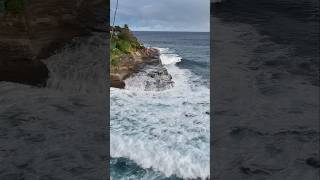 Strong waves hitting China Walls Honolulu Hawaii 🛸🌊 [upl. by Wordoow]