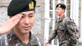 풀영상 동방신기 유노윤호UKnow Yunho 현역 만기 제대…‘비와도 싱글벙글 전역식 현장 東方神起  TVXQ [upl. by Efinnej815]