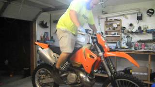 2001 KTM 300exc First start DONT WATCH [upl. by Gerkman201]