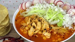 Pozole Rojo de Pollo  Recetas en Casayfamiliatv [upl. by Neerom]