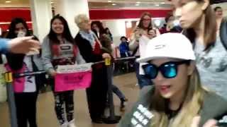 Ailee y Jo SungMo Aeropuerto Ezeiza Argentina 150918 [upl. by Browning]