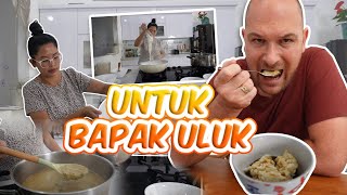 UNTUK BAPAK ULUKKU   Emak AJ masak bubur sumsum dan kacang hijau untuk bapak bule  kuliner [upl. by Giguere]