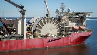 Massive Pipelay Vessel Spooling up Pipe [upl. by Surat]