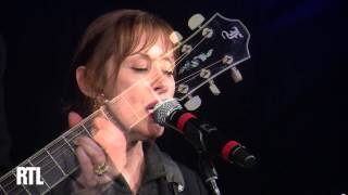 Suzanne Vega  Luka en live dans le Grand Studio RTL  RTL  RTL [upl. by Weidman]