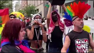 ProPalestine protesters clash with Pride Month paradeLOL [upl. by Divadnoj]