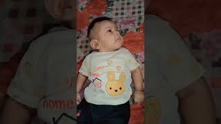 daby daby Pao se holy holy Zindagi 💥😘 cutebabyyoutubeshortsviral subscribe [upl. by Yerhpmuh709]