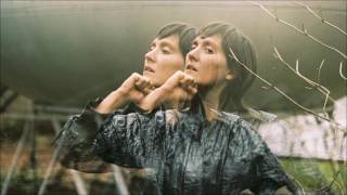 Cate Le Bon  Im a Dirty Attic 2016 [upl. by Dragone]