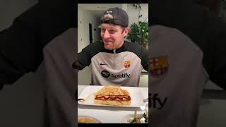 Enzo Knol laat zien hoe hij een pannenkoek maakt 😋 [upl. by Accber]