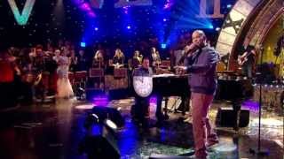 Roland Gift  Suspicious Minds  Jools Hootenanny 2012 [upl. by Shaner]