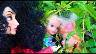 Elsa and Anna Toddlers Park Adventure  Ep 4  Toys In Action [upl. by Herra66]