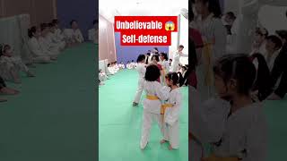 How to defend yourself against Collar grabselfdefencetraining selfdefenseclassmartialartsfitnes [upl. by Halet]