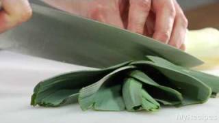 How To Chop Spring Onions  The Right Technique By Natures Basket [upl. by Yelyak]