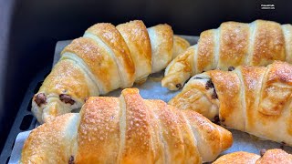 CORNETTI DI PASTA SFOGLIA E CIOCCOLATO in FRIGGITRICE AD ARIA COSORI  puff pastry croissants [upl. by Narmis]