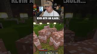 KEVIN ist AKTIV am KLAUEN in CRAFT ATTACK 👮‍♂️  shorts [upl. by Yrellam591]