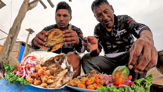 Vean como Mi PAPÁ Prepara un RICO CHICHARRON de MUY MUY frente al mar [upl. by Mharg238]