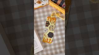 Bal arısı temalı kitap ayracı yapıyoruz 🐝 diybookmark [upl. by Burman]