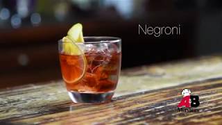 Cómo preparar un Negroni Cocktail [upl. by Imoen]