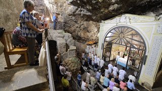 La Diócesis honra y venera a su Patrona la Virgen de la Cueva Santa [upl. by Hnirt681]