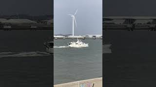 Pleasure craft sailing past in northfleet [upl. by Domenico]