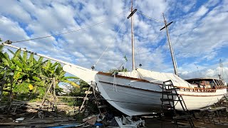 From SALVAGED WRECK to LIVEABOARD ambient lighting amp odd furniture piece — Sailing Yabá 134 [upl. by Lyred870]