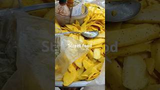 Delicious 😜🥰😇 Mango Bharta streetfoodviralvideo deliciousfood shortvideo mango streetfruits [upl. by Ykcor539]