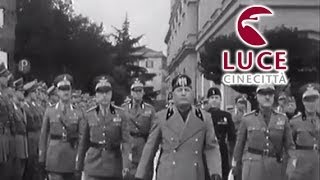 Il discorso del duce Mussolini ai Granatieri di Sardegna 1938 [upl. by Ellehcir3]