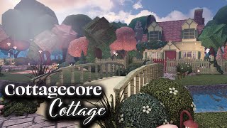 Bloxburg Speedbuild Cottagecore Garden Cottage House [upl. by Stringer]