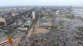 Cyclone Idai  le Mozambique et le Zimbabwe frappés  AFP News [upl. by Perce278]