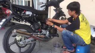 MODENAS DINAMIK 120 SERVICE amp TUNE CARBURETOR  MOTOVLOG 4 [upl. by Nnylarej]