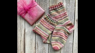 Einfache dicke Socken Bettsocken stricken mit dem Addi Crasy Trio [upl. by Harwell]