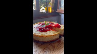 NEW YORK CHEESECAKE alle FRAGOLEin versione vegana😍🍰❤️🍓 Shorts [upl. by Gawain]