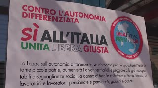 Raccolta firme contro lautonomia differenziata [upl. by Otreblada]