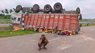 Daawat Biriyani Rice Bags Carrying Truck Over Turned to Rescue 36 Passengers in Volvo bus [upl. by Agbogla]