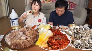 김장하는날엔 모다 수육과 막걸리다😝 제철 굴과 함께 먹는 김장김치 먹방  Korean Kimchi Day MUKBANG [upl. by Llevad]