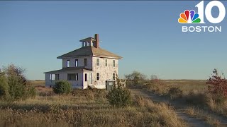 Donor offers 1M to save Newburys iconic pink house [upl. by Eenel]