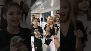 Yunaella Blackpink send off event Melbourne Giving Jennie a Kiwi from new Zealand [upl. by Asoj830]