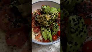 christophe92110 chirashi saumon saumon riz tomate avocat citron huiledolive sel poivre [upl. by Orms534]