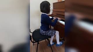 SARI GƏLİN Bir az da piano da ifamı dinleyin 37 nömrəli musiqi məktəbi [upl. by Allenaj656]