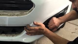 Ford Fiesta Mk7 lift  Fog lamp cover installation  Форд Фиеста 7 рестайл  установка окантовки ПТФ [upl. by Beaumont]