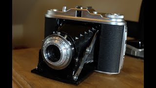 A 360 degree view of an Agfa Isolette 6 x 6 medium format film camera [upl. by Jerrilee]