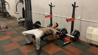 60kg bench press fail no spotter [upl. by Corrina]