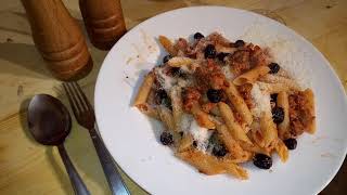 Penne rigate con salsiccia piccante e olive nere arreganateda MicheleExpert [upl. by Euqirne464]