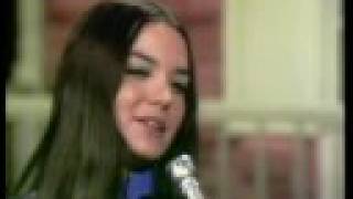 Crystal Gayle amp Loretta Lynn Sparkling Look Of Love [upl. by Lipp324]