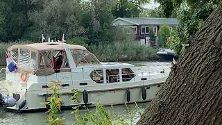 Bootje varen  op de rivier  ⛴️ ⛴️2024 [upl. by Ienttirb]