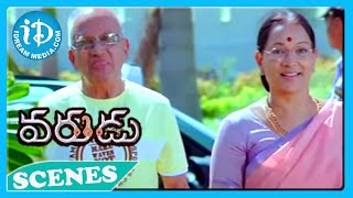 Singeetam Srinivasa Rao Allu Arjun Nice Scene  Varudu Movie [upl. by Asenev]