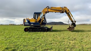 Köp Grävmaskin Kobelco K903II med grävelegant maskintrailer och flera skopor på Klaravik [upl. by Alisun919]