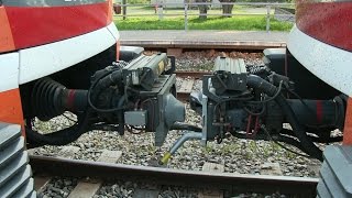 Соединение Шарфенбергских автосцепок и дизельпоезда  Coupling Scharfenberg couplers and DMU trains [upl. by Emerald]