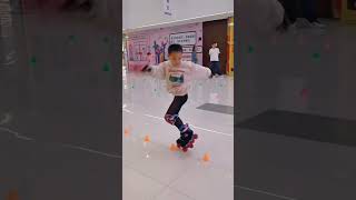 Daily training freestyle roller skating fancy slalom daily training professional movements [upl. by Stefan]