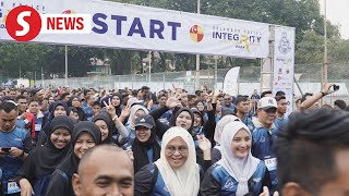 Selangor police marathon attracts thousands of public and residents [upl. by Entroc]