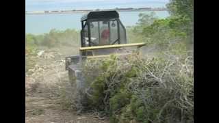 AGROFINQUES Desbrozando tractor oruga con desbrozadora de martillos [upl. by Idnym]